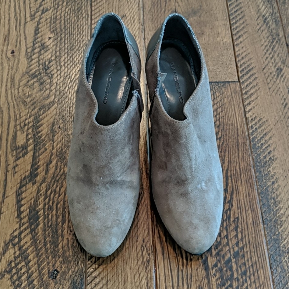 Bandalino Grey Suede Booties size 7.5